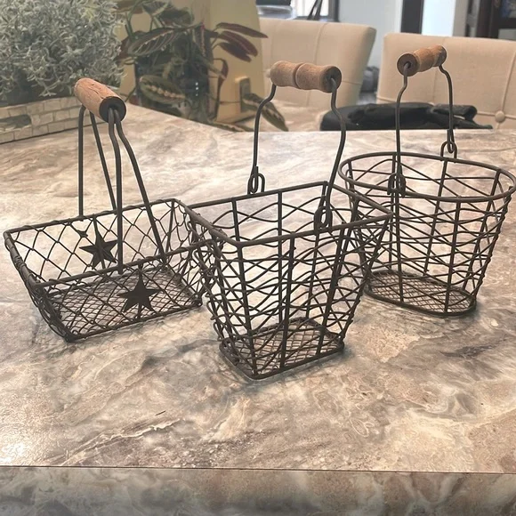 Wire baskets with wooden handle (set of 3) Rustic look - Picture 1 of 10